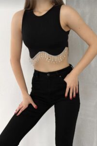 Kolsuz Beli Zincir Elmas Taş Detaylı Crop Kaşkorse Kumaş Bluz Taşlıcrop - Siyah